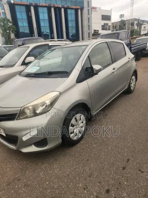 Toyota Vitz 2012 Silver