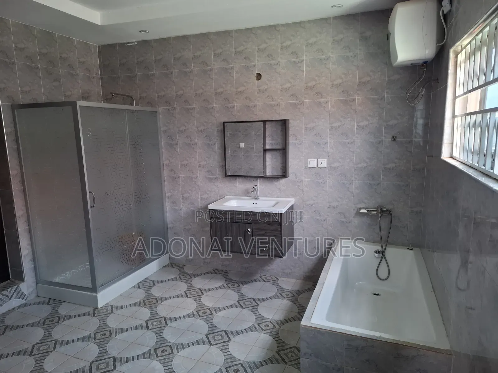 6bdrm House in Santasi Kokoben, Kumasi Metropolitan for rent