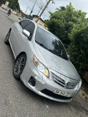 Toyota Corolla LE Special Edition 4dr Sedan (1.8L 4cyl 4A) 2013 Silver