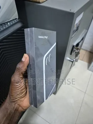 New Samsung Galaxy Z Flip7 256 GB Black