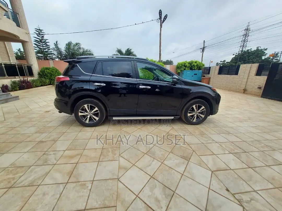 Toyota RAV4 XLE 4dr SUV AWD (2.5L 4cyl 6A) 2018 Black