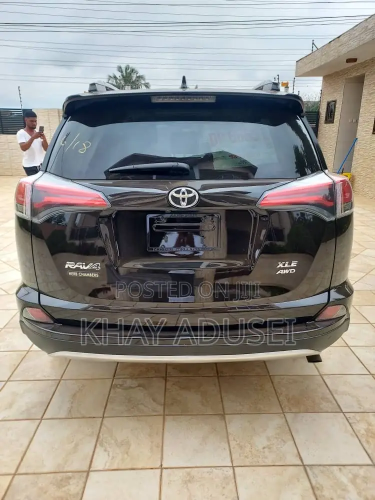 Toyota RAV4 XLE 4dr SUV AWD (2.5L 4cyl 6A) 2018 Black