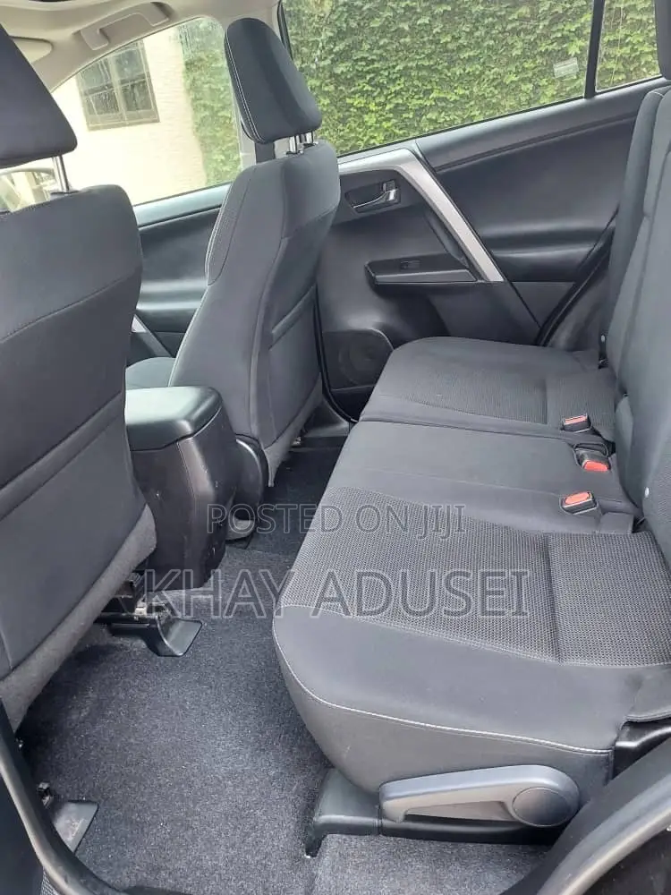 Toyota RAV4 XLE 4dr SUV AWD (2.5L 4cyl 6A) 2018 Black