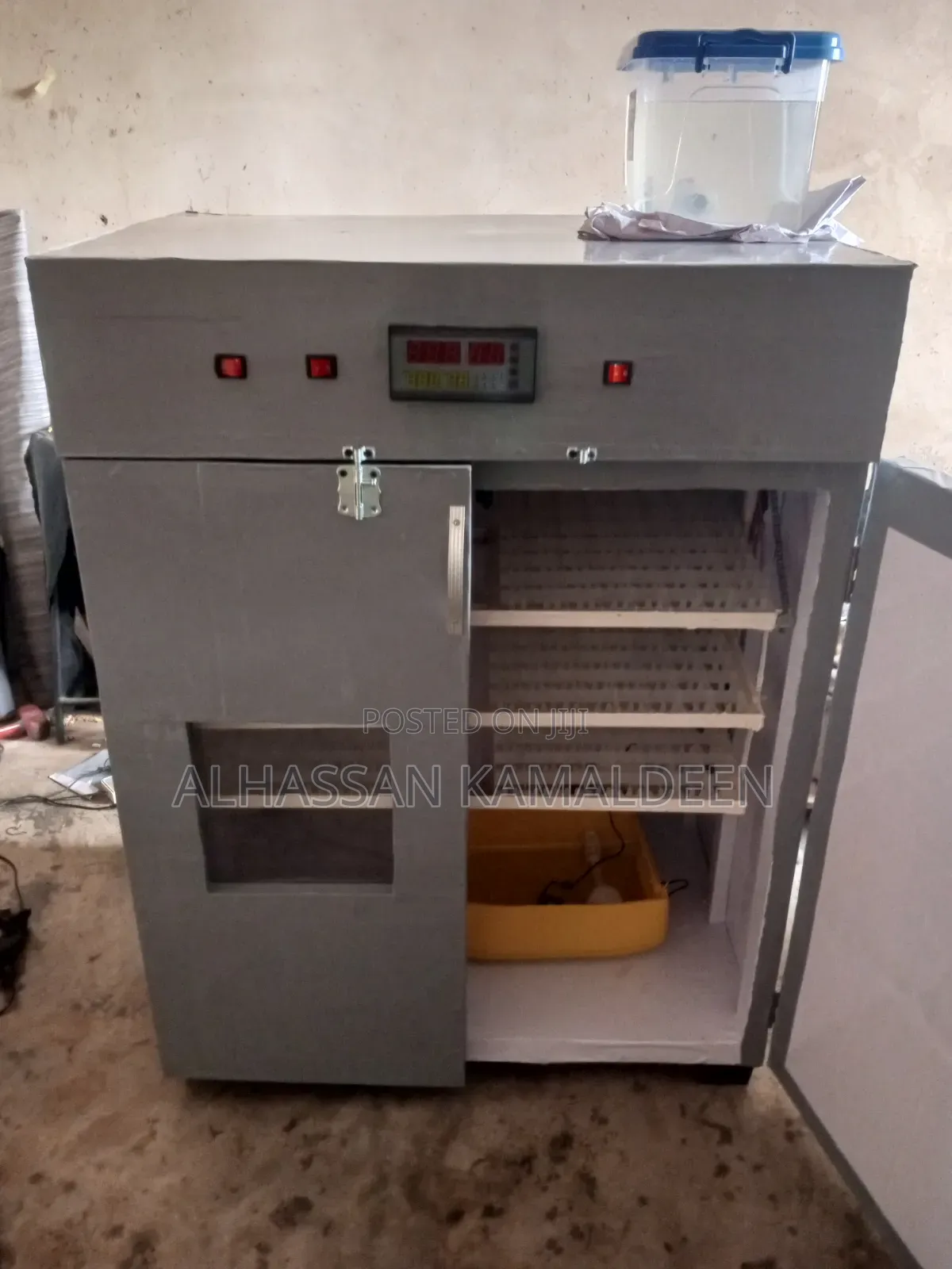 Eggs Incubator