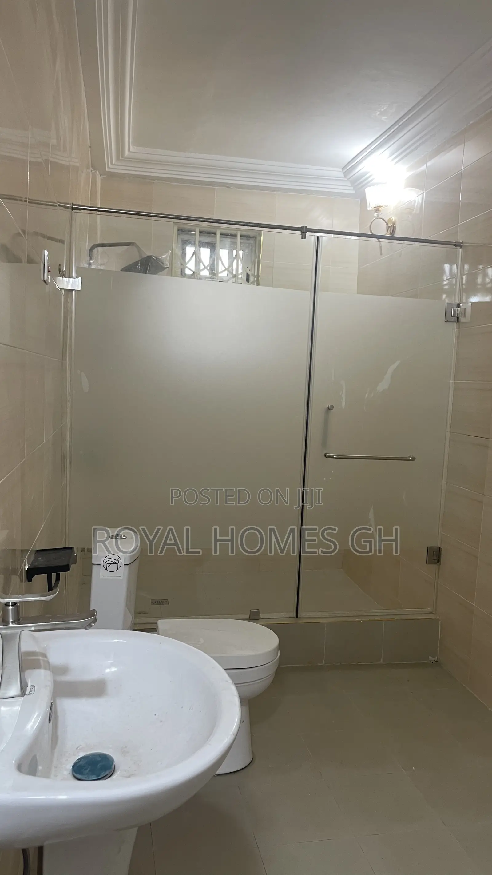 2bdrm Apartment in Royal Homes Gh, East Legon for rent