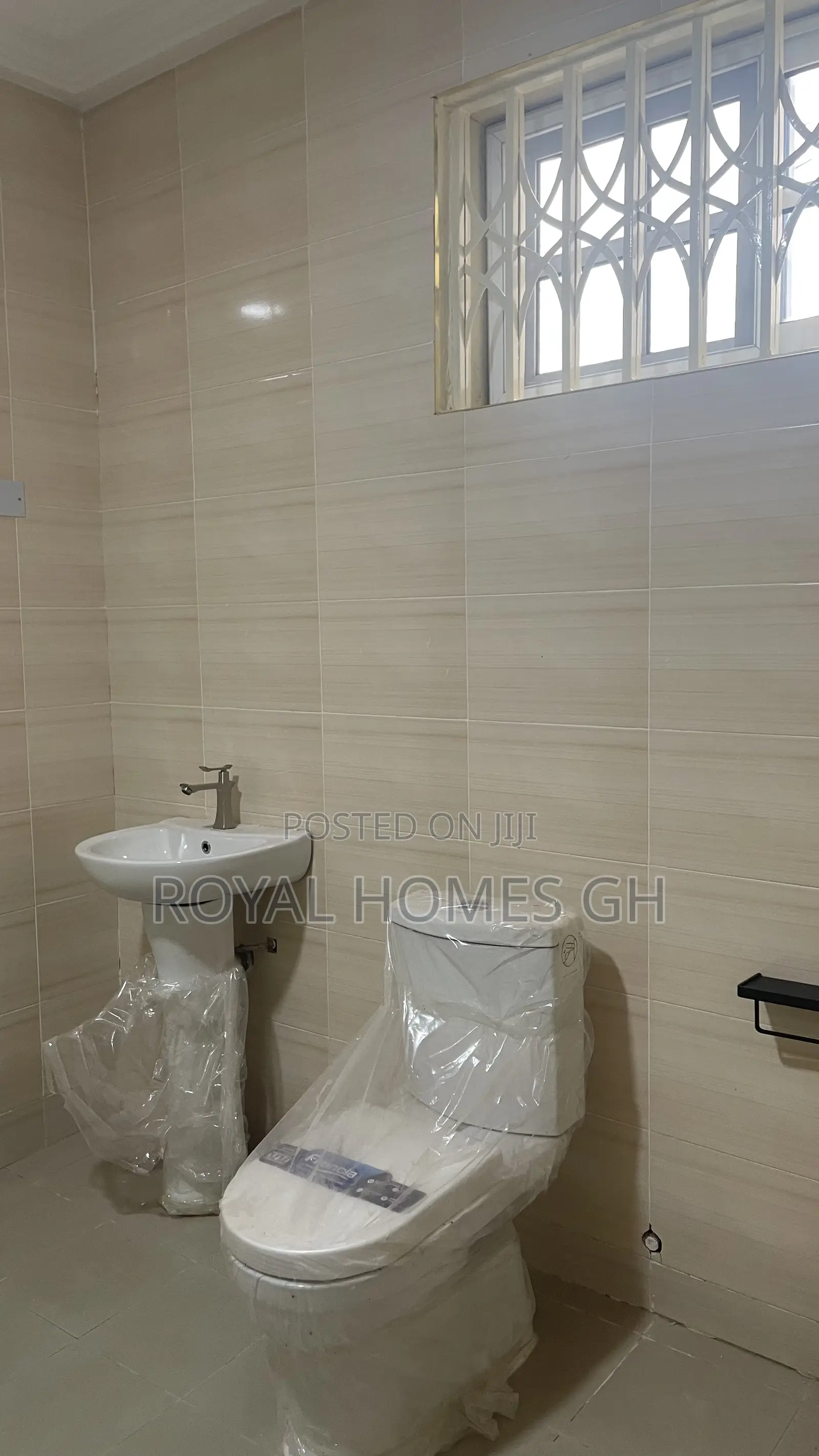 2bdrm Apartment in Royal Homes Gh, East Legon for rent