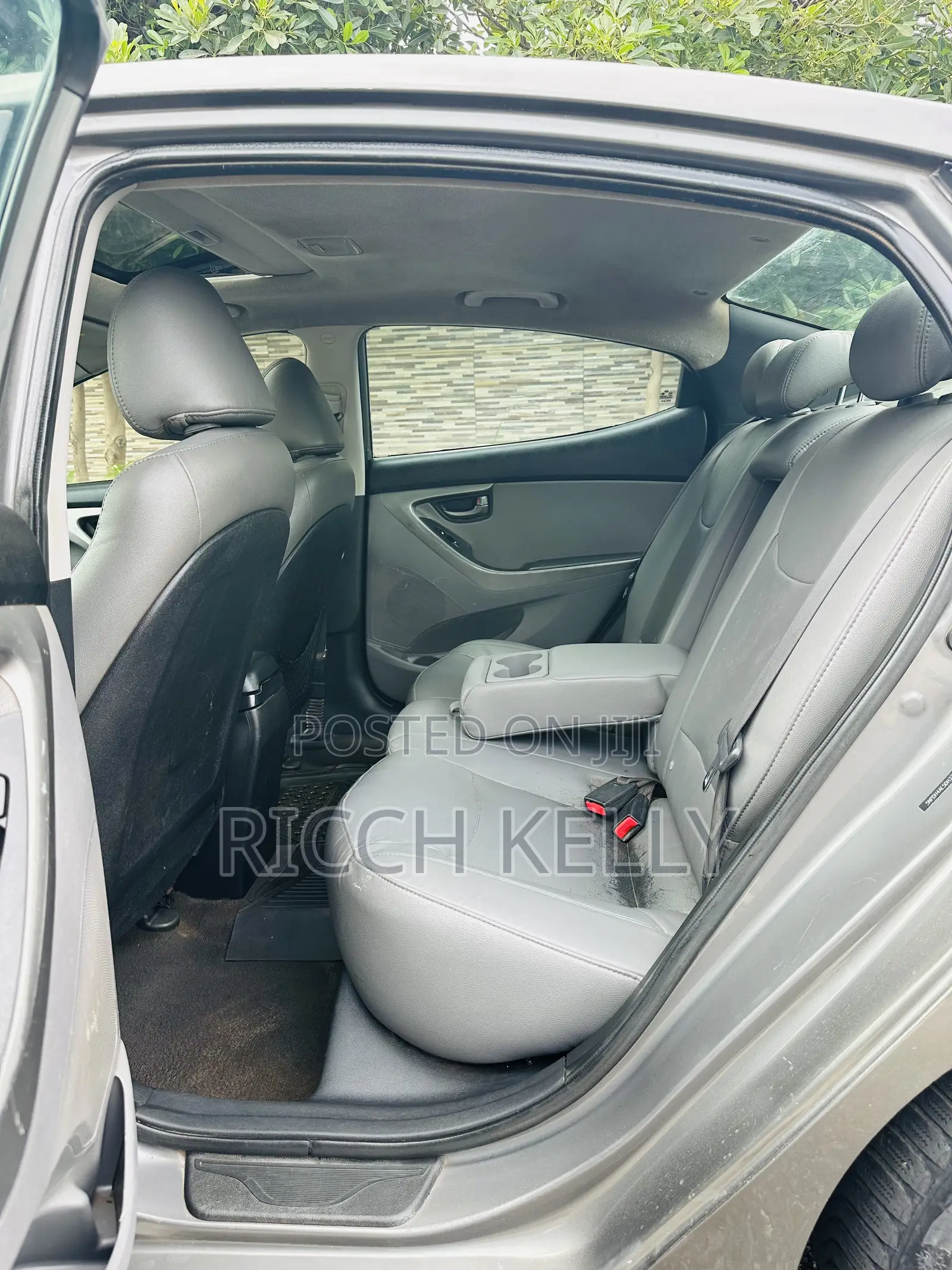 Toyota Corolla LE Special Edition 4dr Sedan (1.8L 4cyl 4A) 2013 Silver