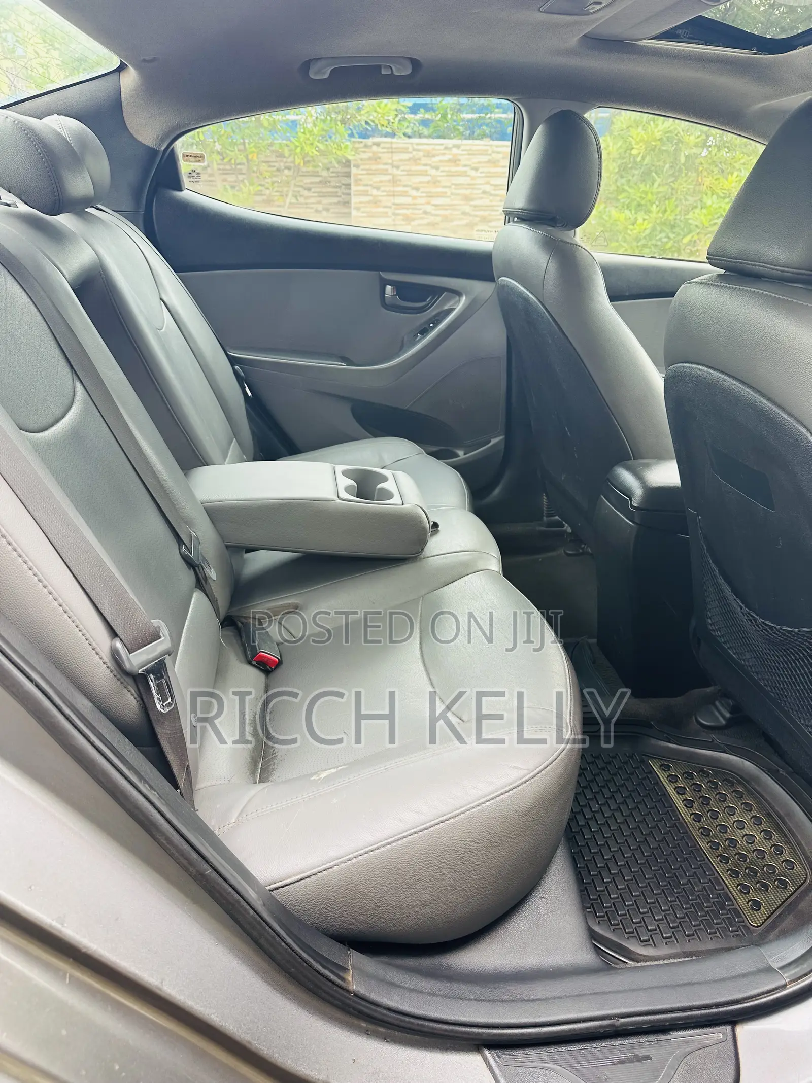 Toyota Corolla LE Special Edition 4dr Sedan (1.8L 4cyl 4A) 2013 Silver