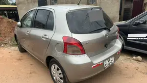 Toyota Yaris Base Hatchback 5dr 2010