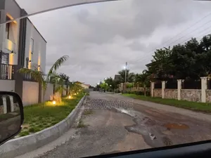 4bdrm House in Devtraco, Tema Metropolitan for rent