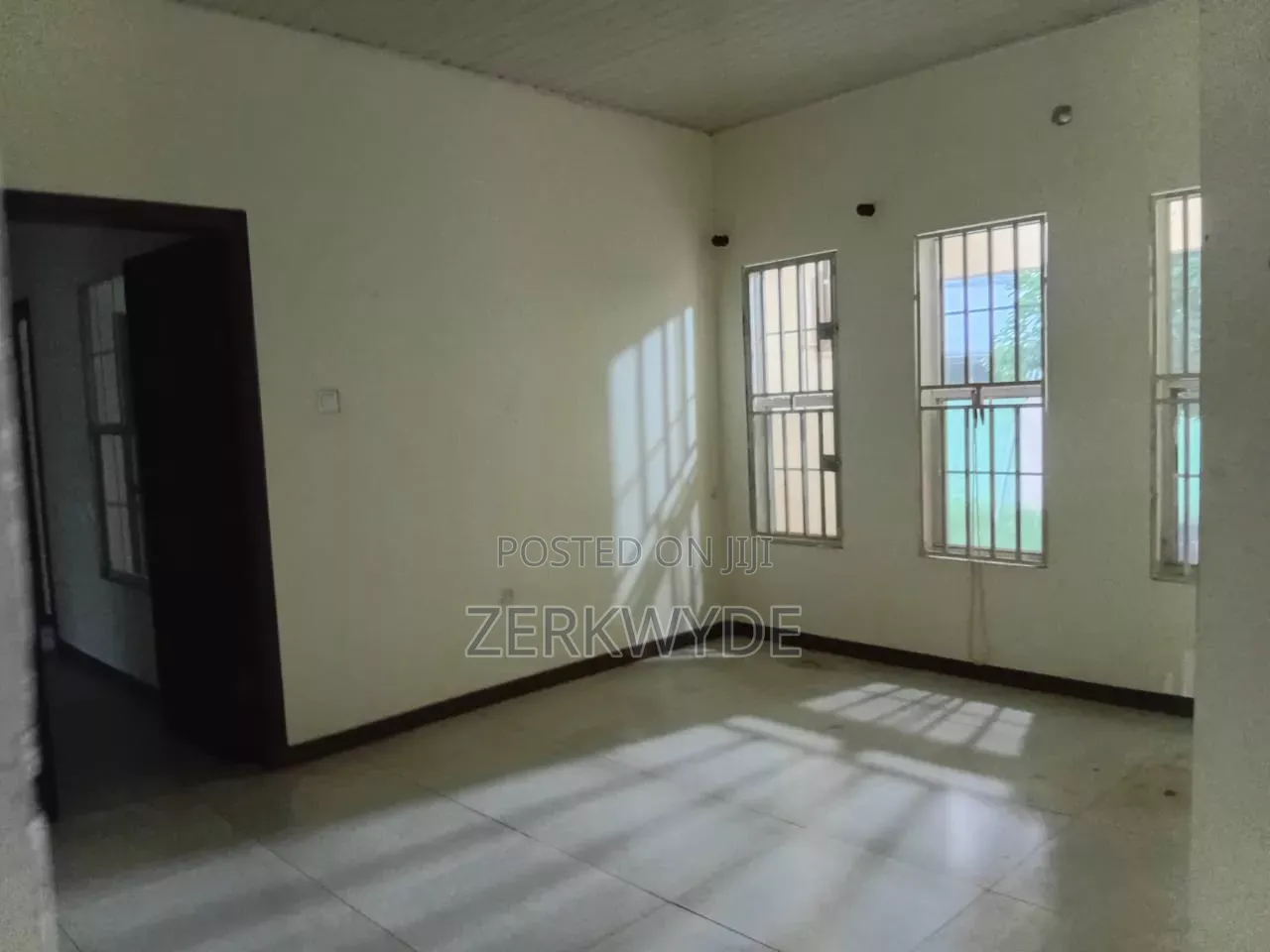 4bdrm House in Devtraco, Tema Metropolitan for rent