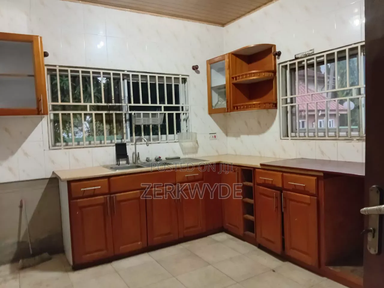 4bdrm House in Devtraco, Tema Metropolitan for rent
