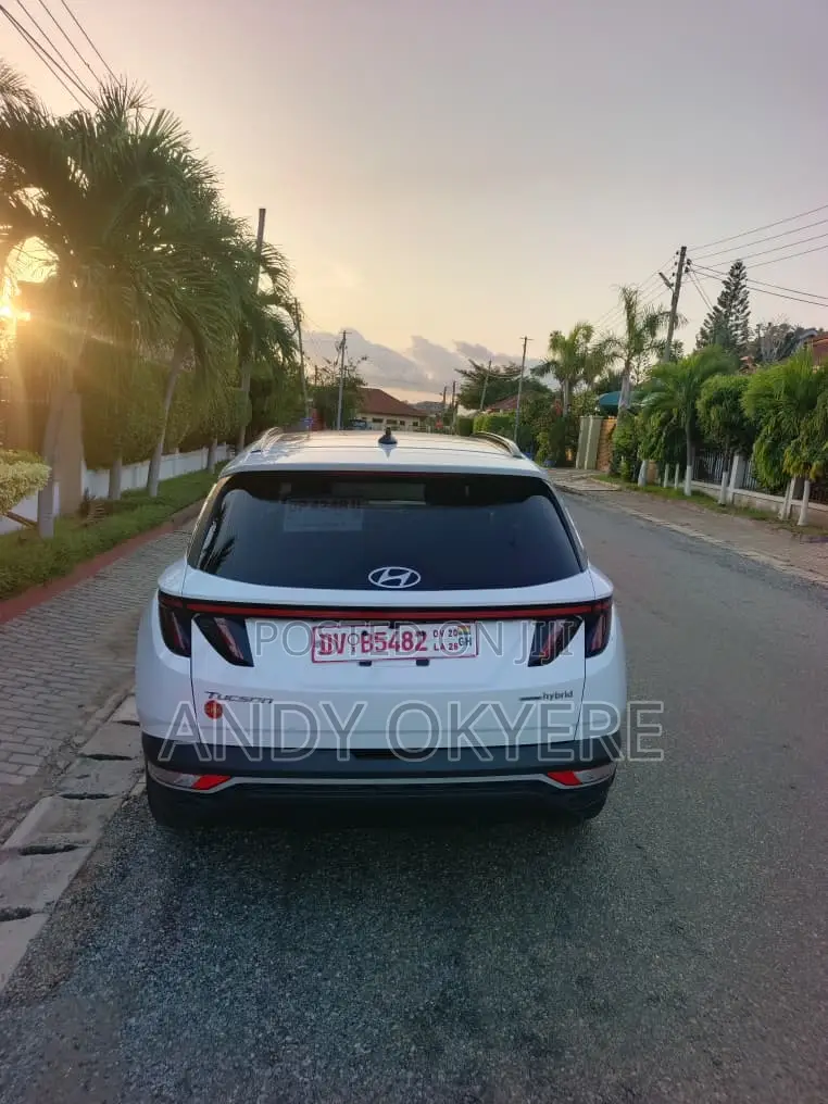 Hyundai Tucson Hybrid 2023 White