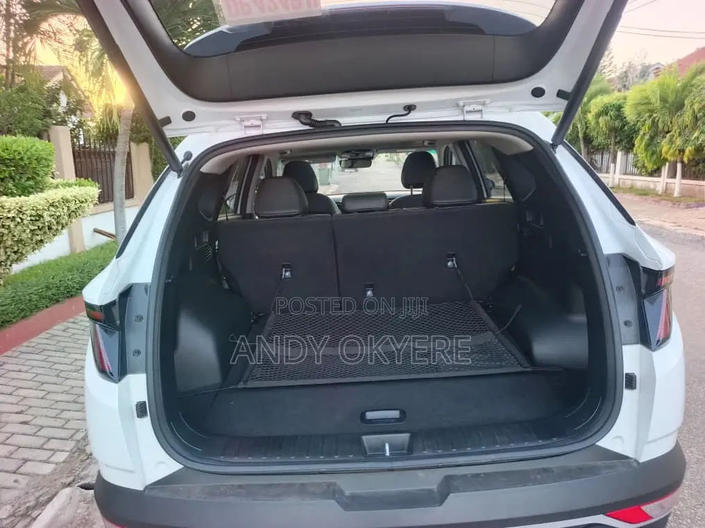 Hyundai Tucson Hybrid 2023 White