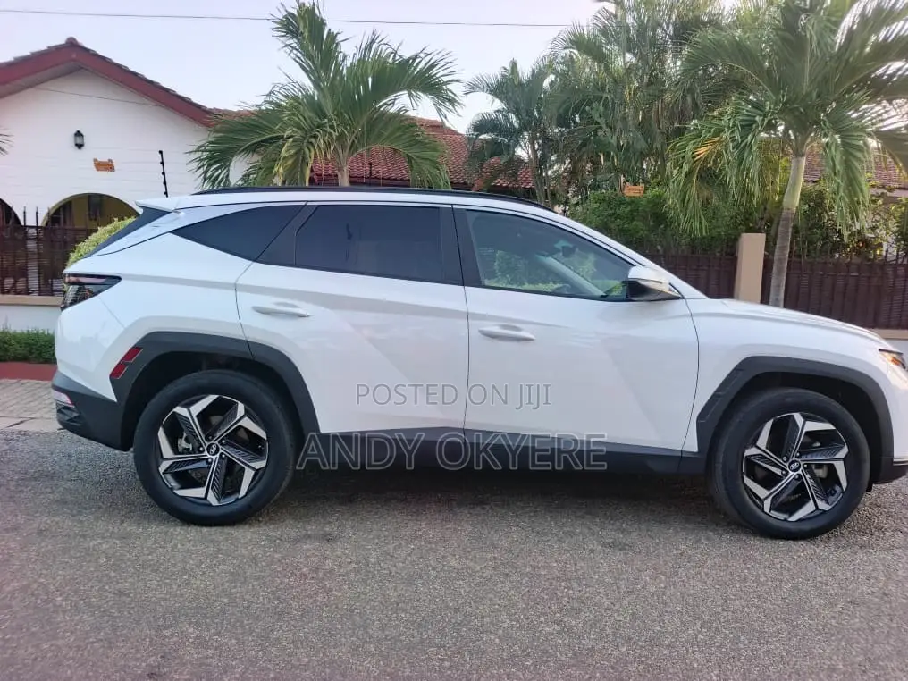 Hyundai Tucson Hybrid 2023 White