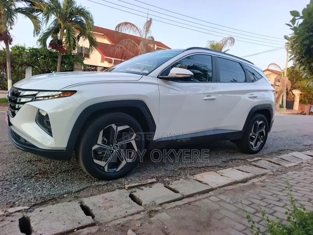 Hyundai Tucson Hybrid 2023 White