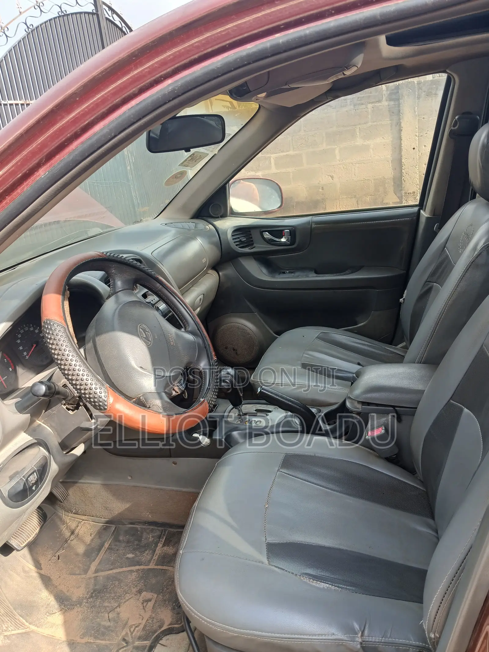Hyundai Santa Fe 2011 Burgundy