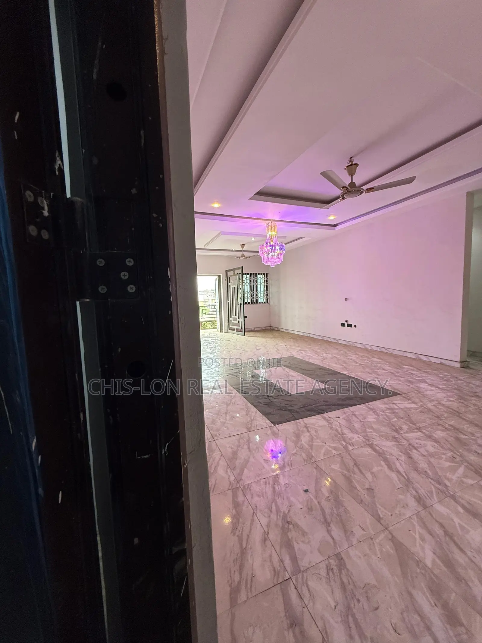 3bdrm Apartment in West Hills Mall Area for rent
