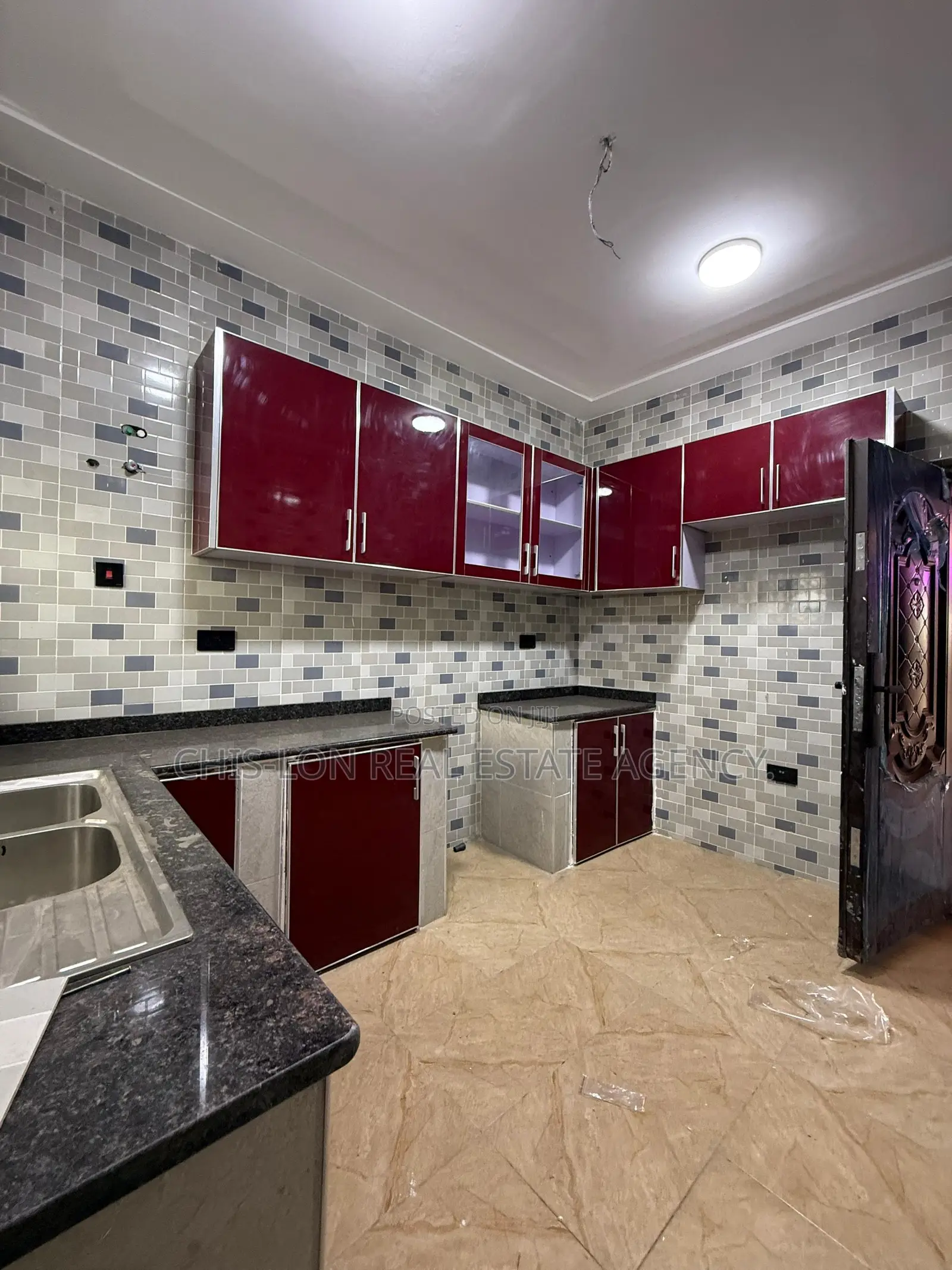 3bdrm Apartment in West Hills Mall Area for rent