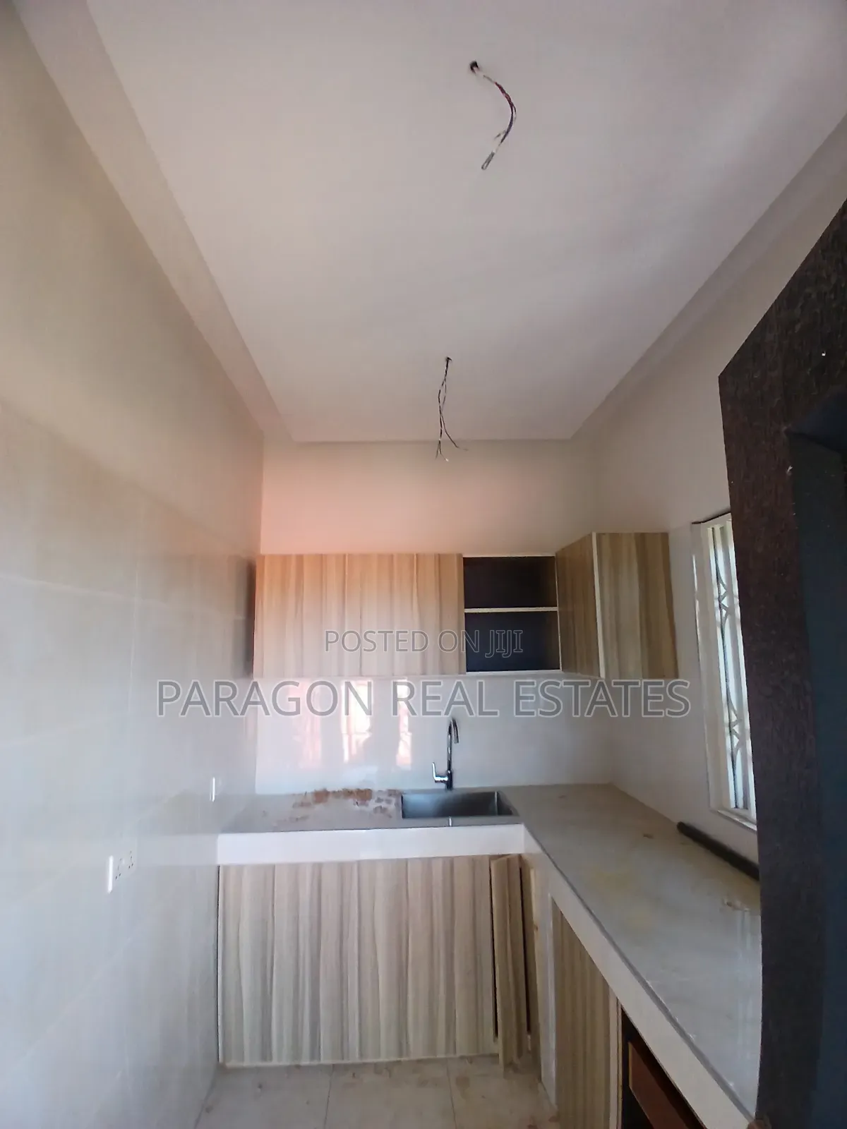 1bdrm Apartment in West Hills Mall Area for rent