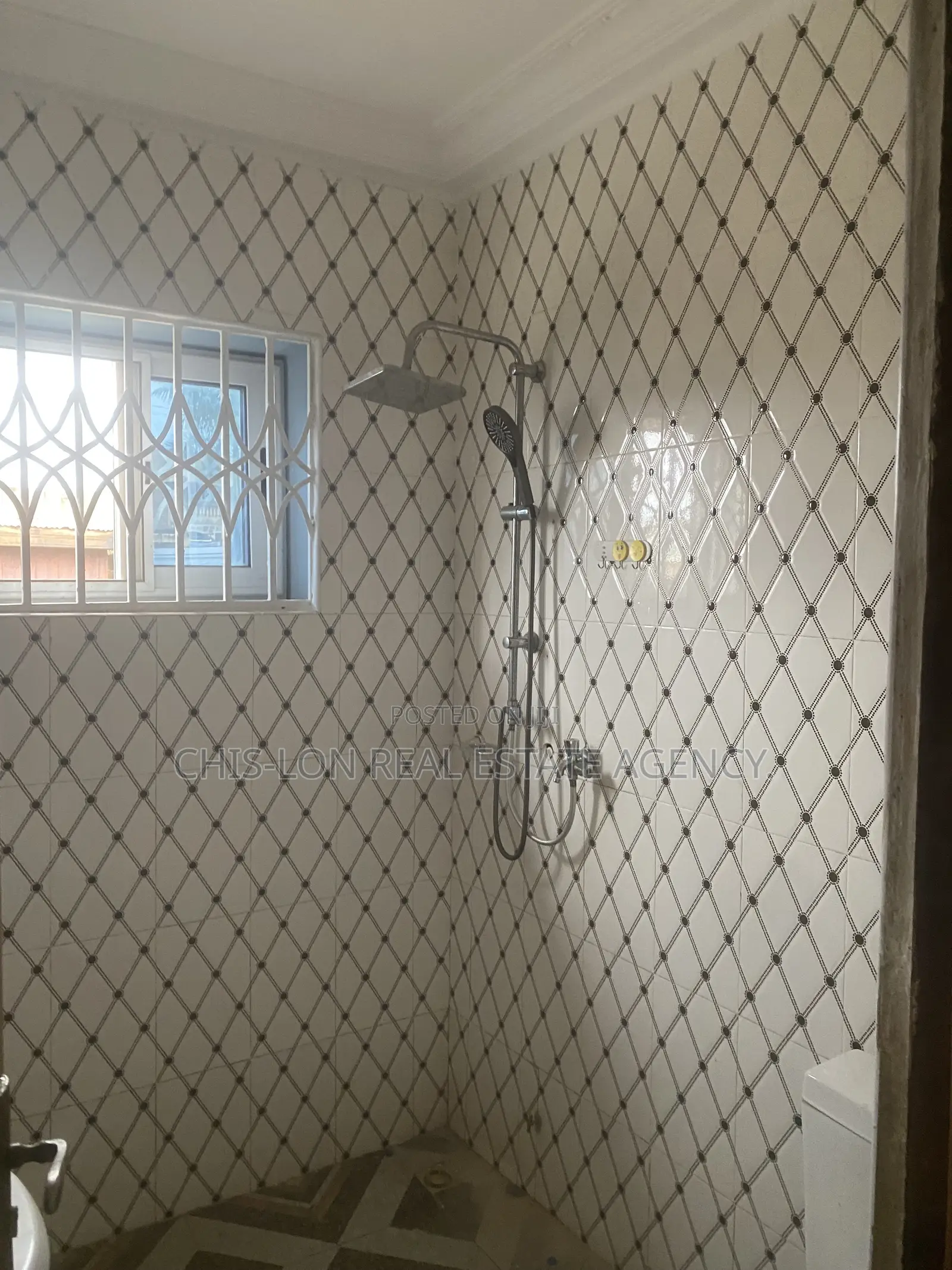 3bdrm Apartment in Kasoa Nurses, Adam Nana for rent