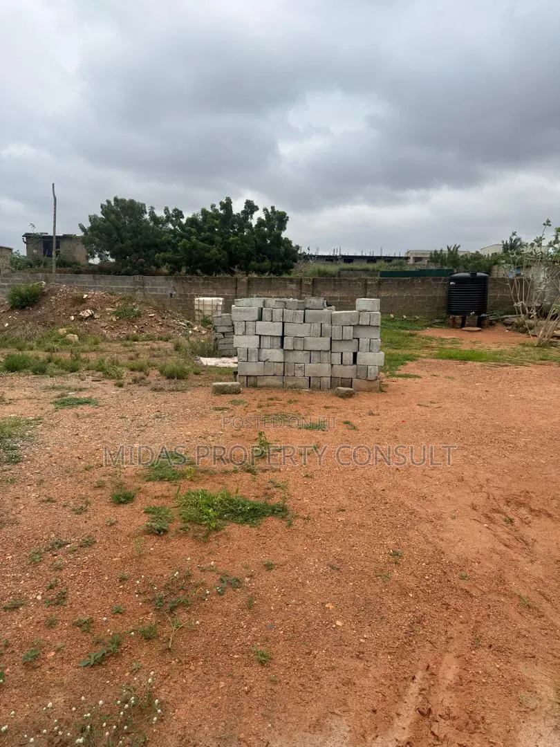 70x100ft Land With a Footing for Sale at Amrahia