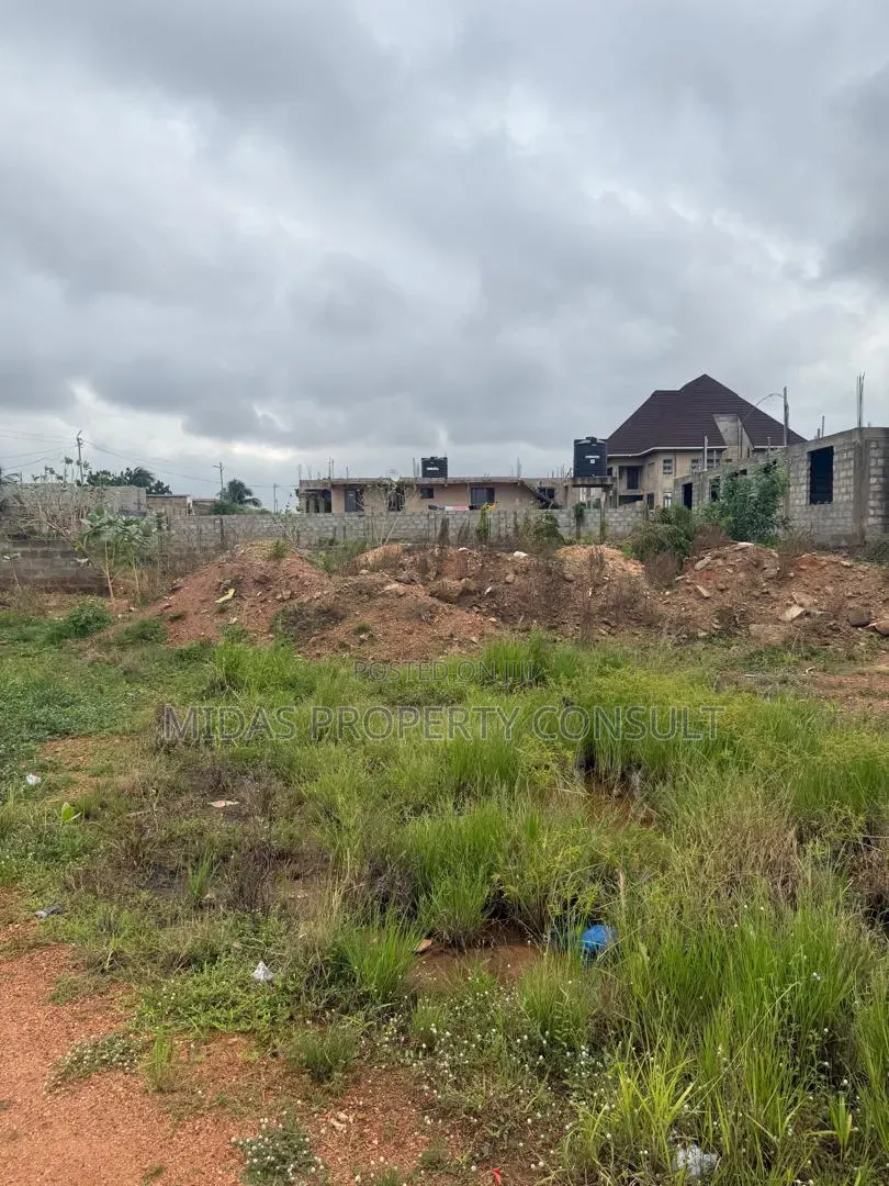 70x100ft Land With a Footing for Sale at Amrahia