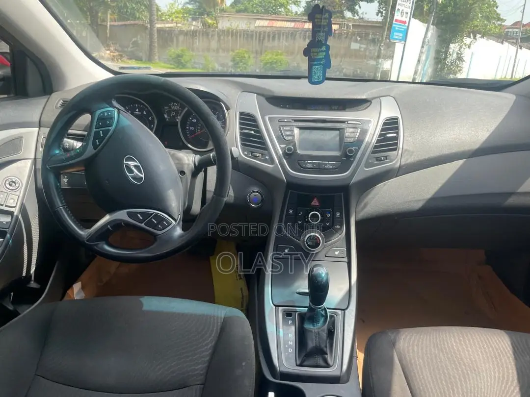 Hyundai Elantra Value Edition Sedan FWD (1.8L 4cyl 6A) 2016 Red