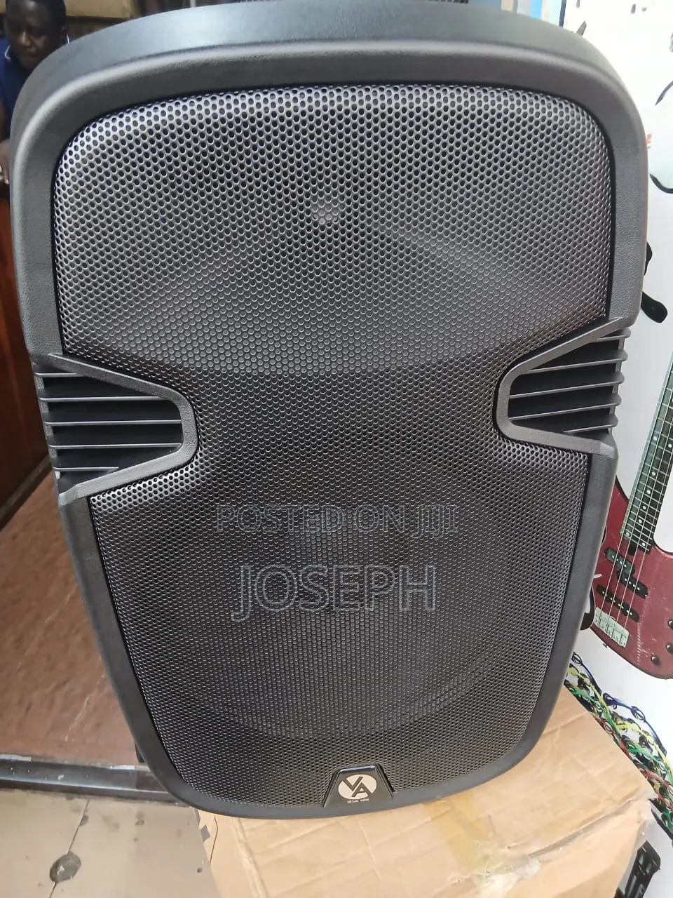 Short Chargeable Speaker