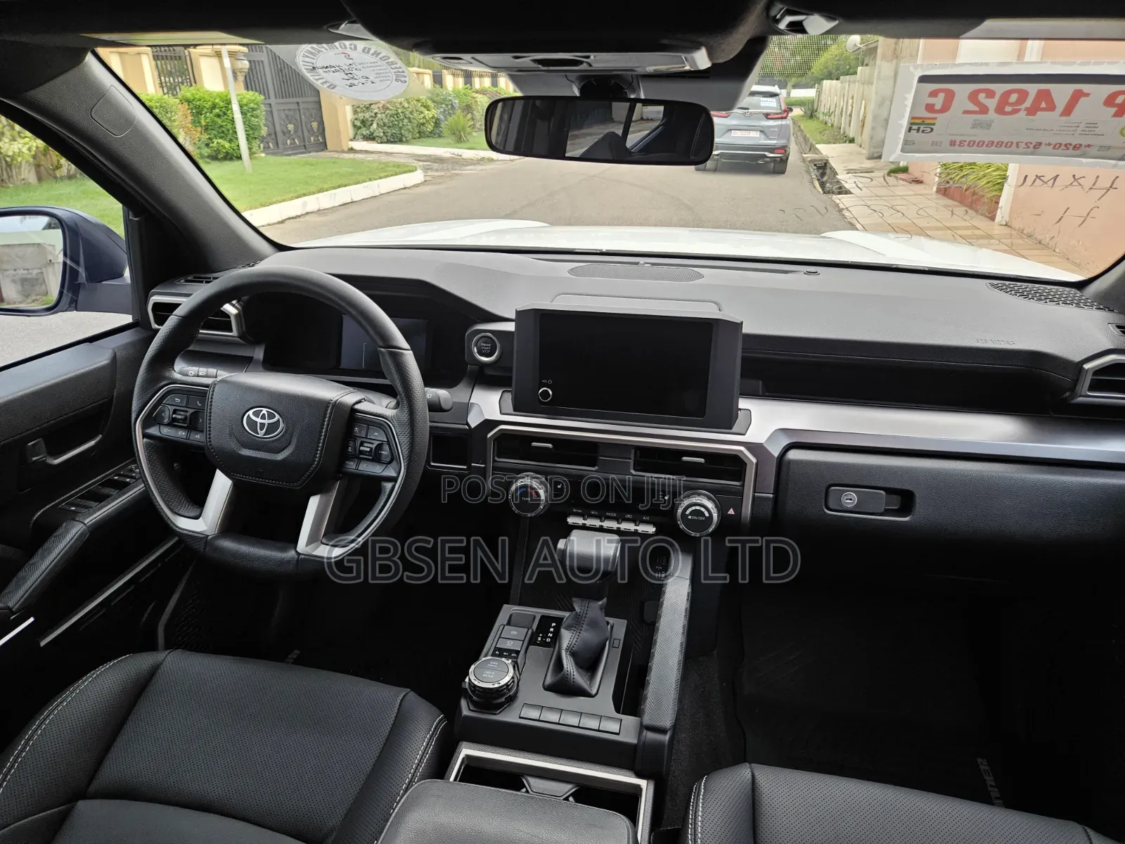 Toyota 4-Runner SR5 4WD 2025 White