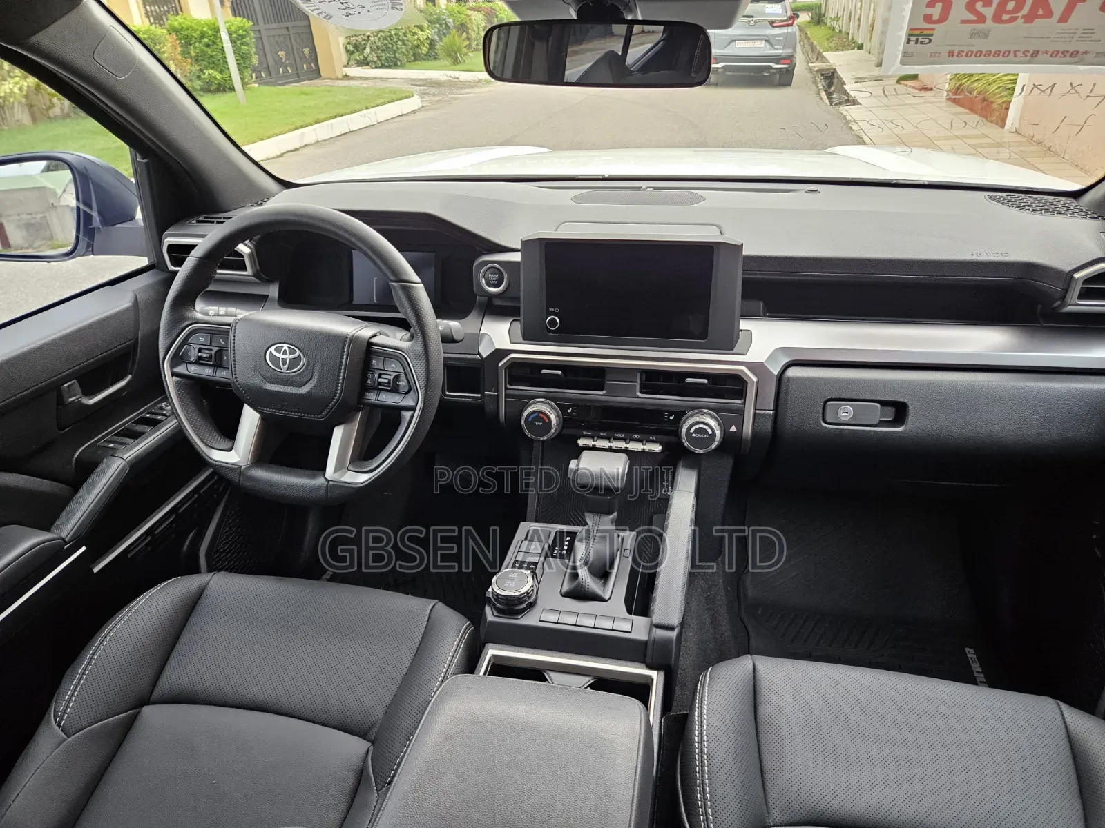 Toyota 4-Runner SR5 4WD 2025 White