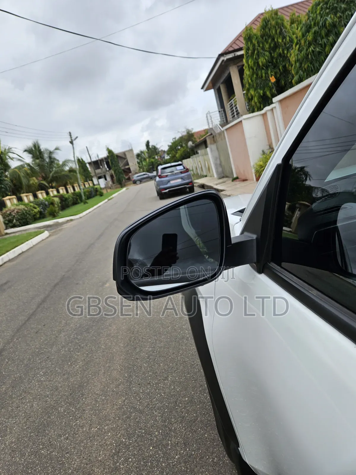 Toyota 4-Runner SR5 4WD 2025 White