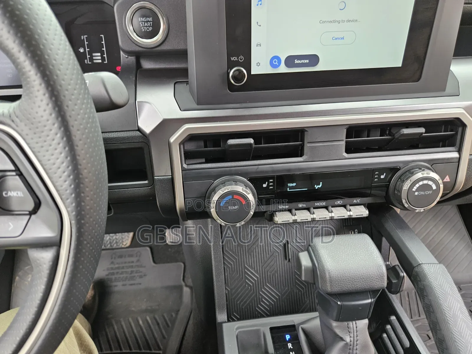 Toyota 4-Runner SR5 4WD 2025 White