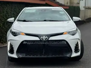 Toyota Corolla XSE 4dr Sedan (1.8L 4cyl CVT) 2017 White