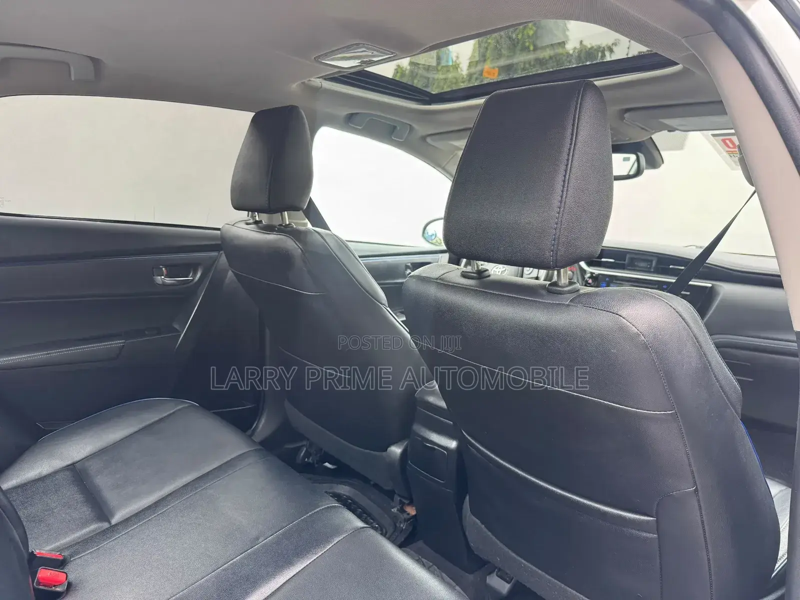 Toyota Corolla XSE 4dr Sedan (1.8L 4cyl CVT) 2017 White