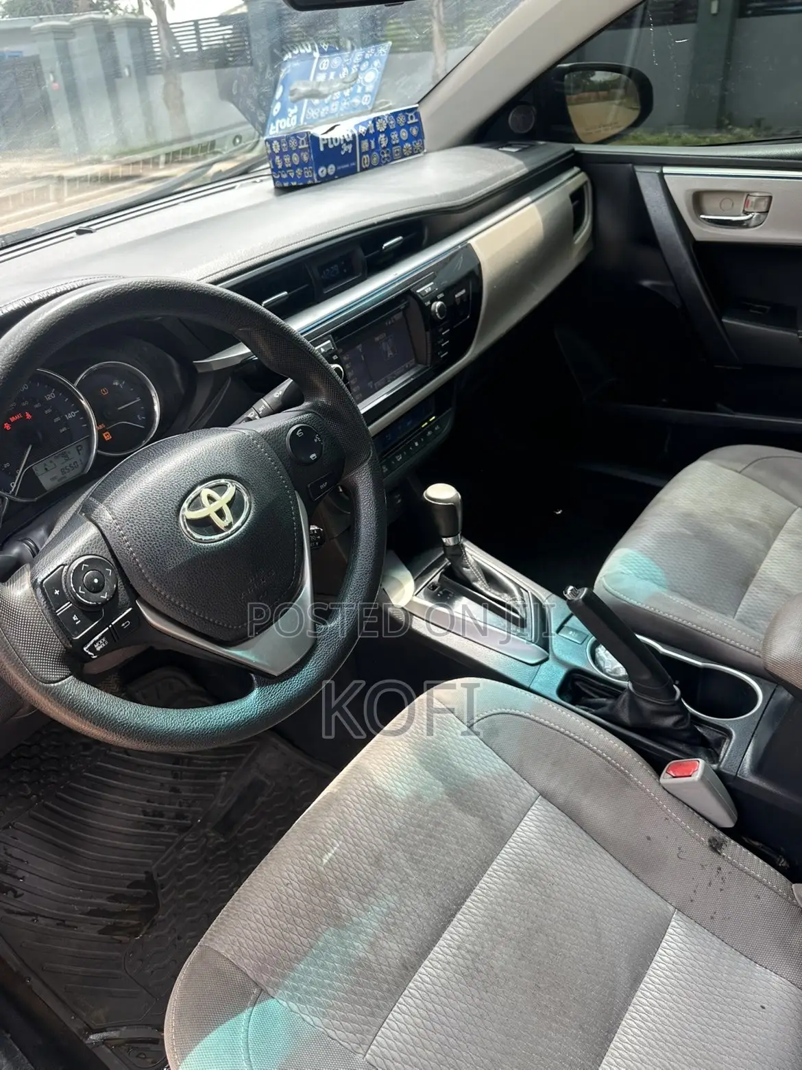 Toyota Corolla LE Eco 4dr Sedan (1.8L 4cyl CVT) 2016 Black