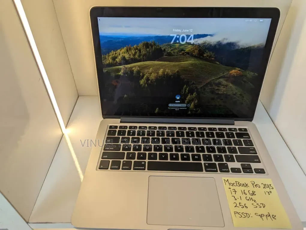 Laptop Apple MacBook Pro 2015 16GB Intel Core i7 SSD 256GB