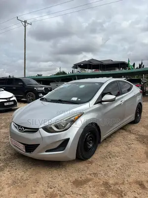 Hyundai Elantra SE Sedan FWD (1.8L 4cyl 6A) 2016 Silver