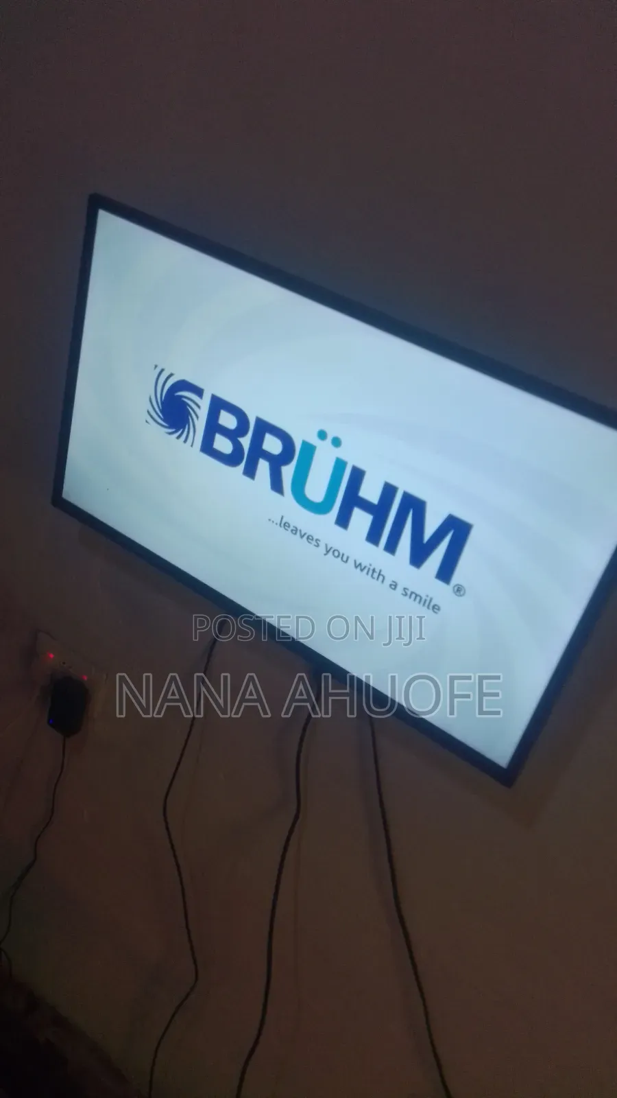 Bruhm Flat Screen Tv 32inchs