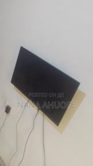 Bruhm Flat Screen Tv 32inchs