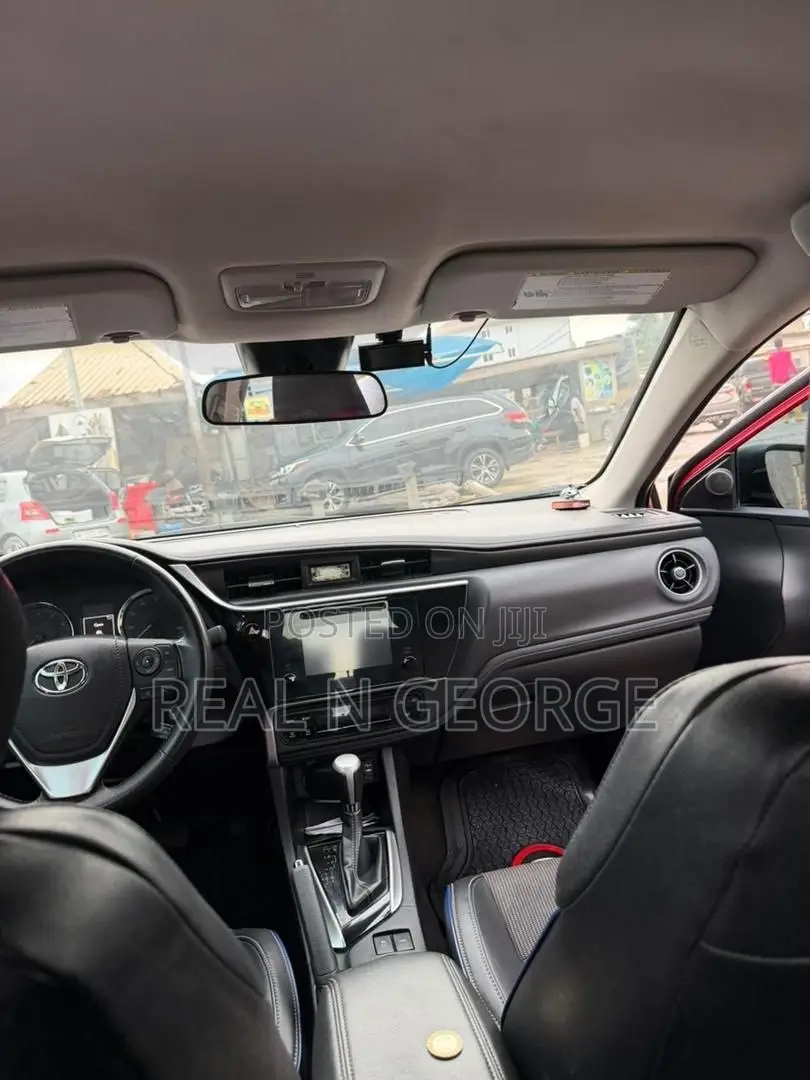 Toyota Corolla SE (1.8L 4cyl 2A) 2018 Red