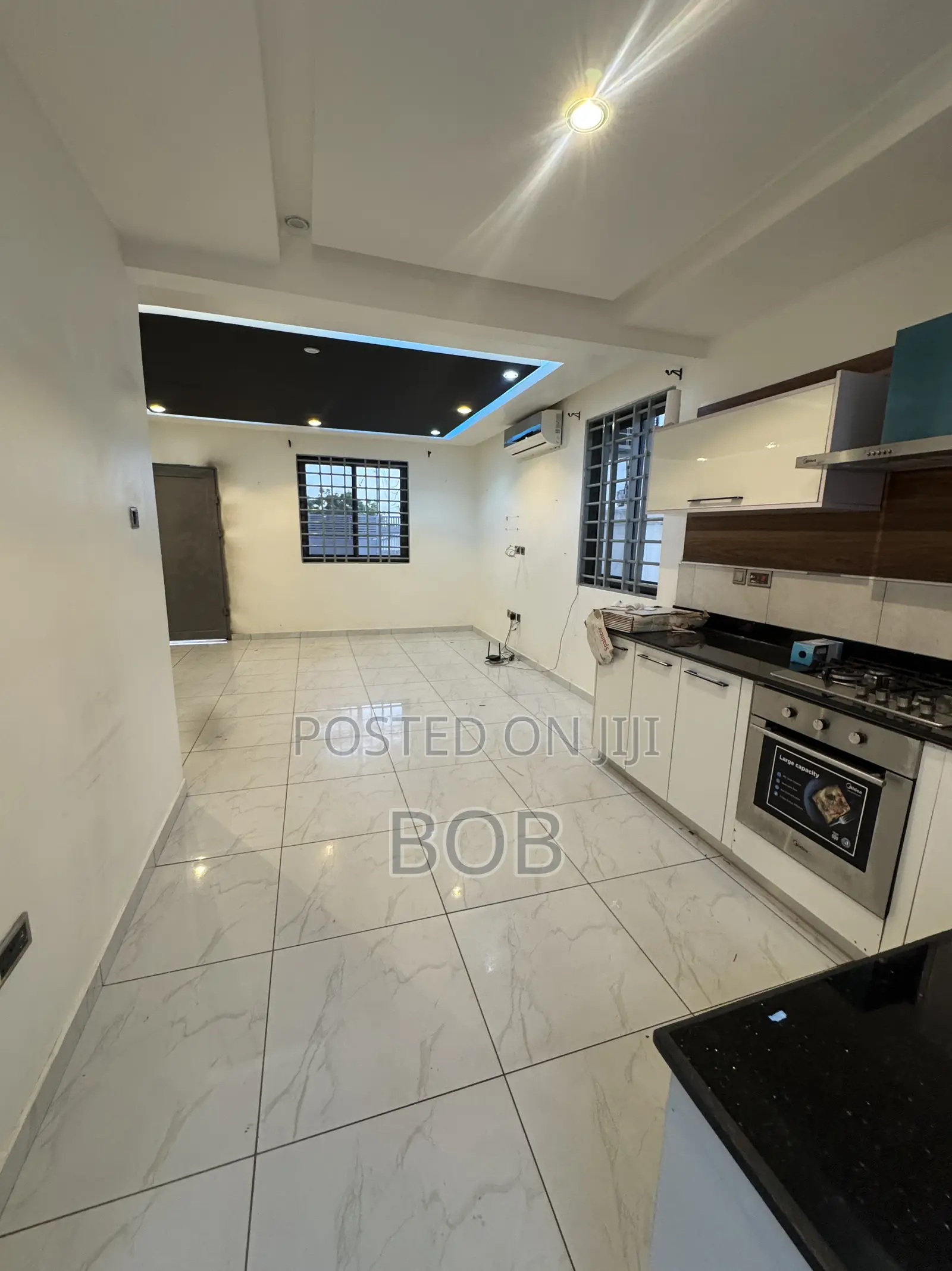 2bdrm Townhouse / Terrace in Bob, Nmai-Dzorn for rent