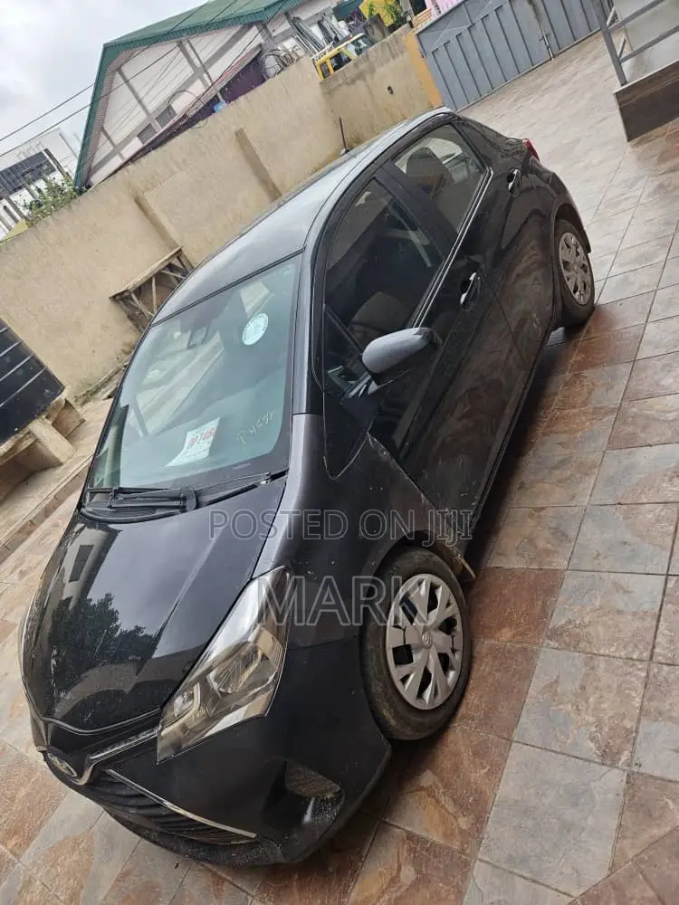 Toyota Yaris 2017 Black