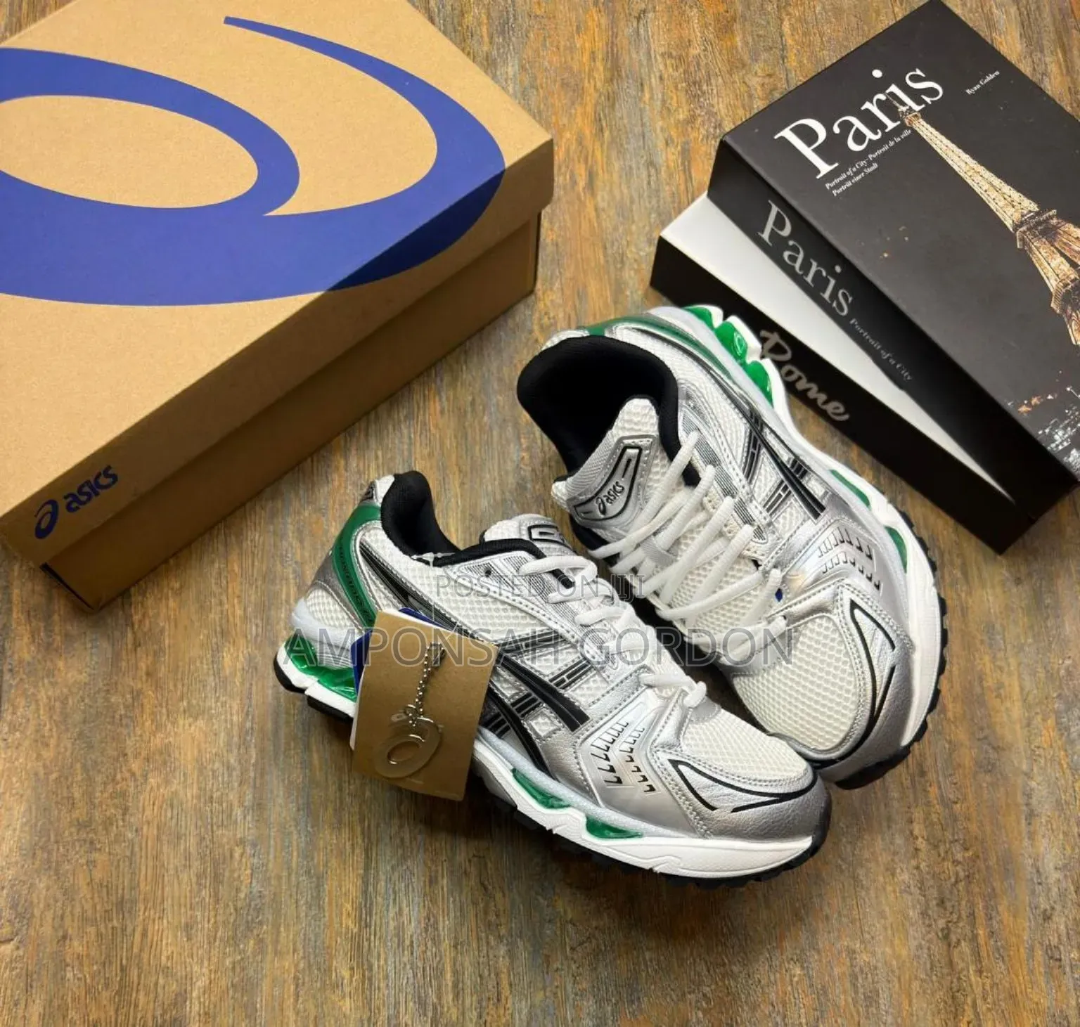 Asics Sneakers