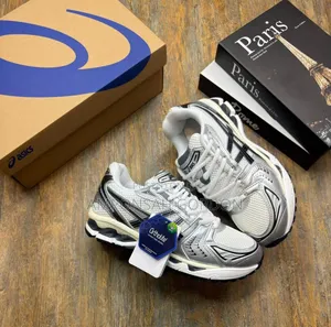 Asics Sneakers