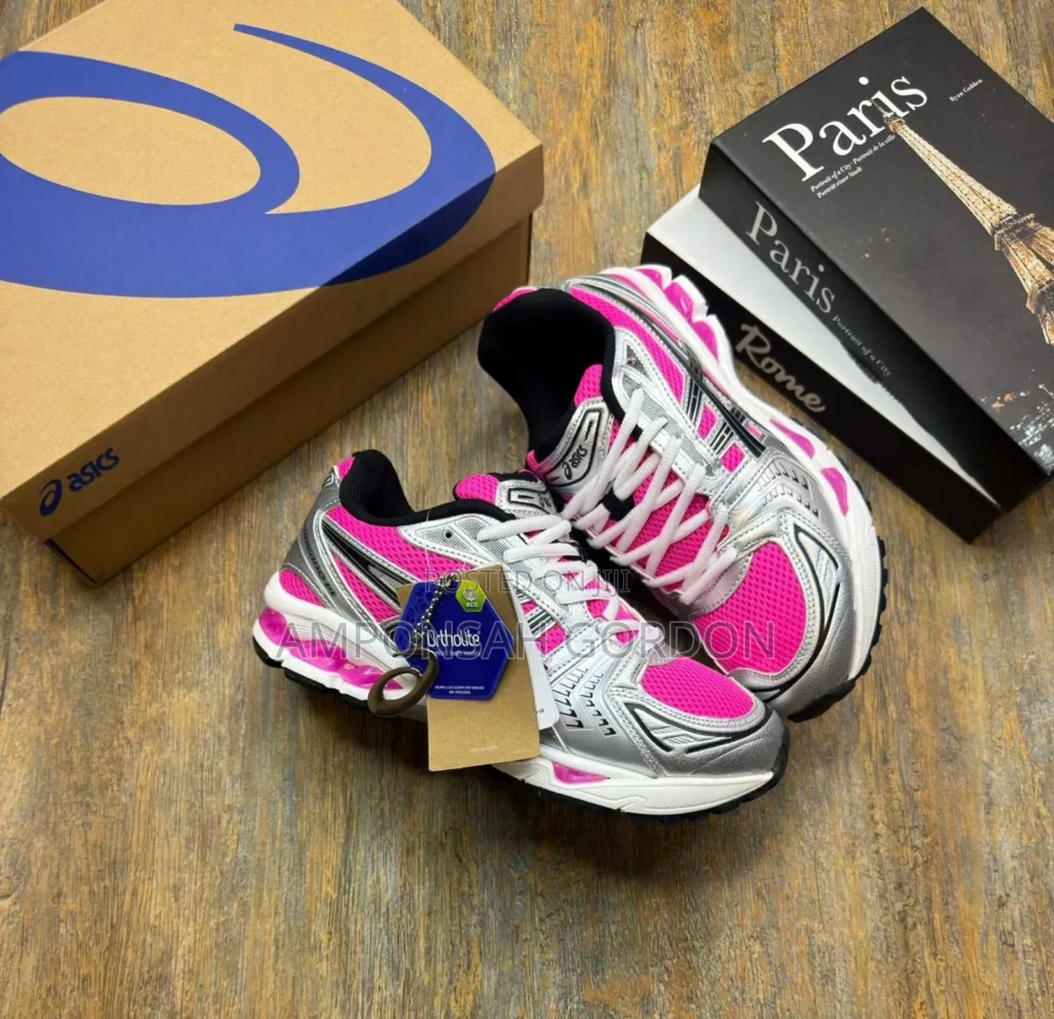 Asics Sneakers