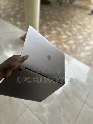 Laptop Apple MacBook Pro 2017 16GB Intel Core i7 SSD 512GB