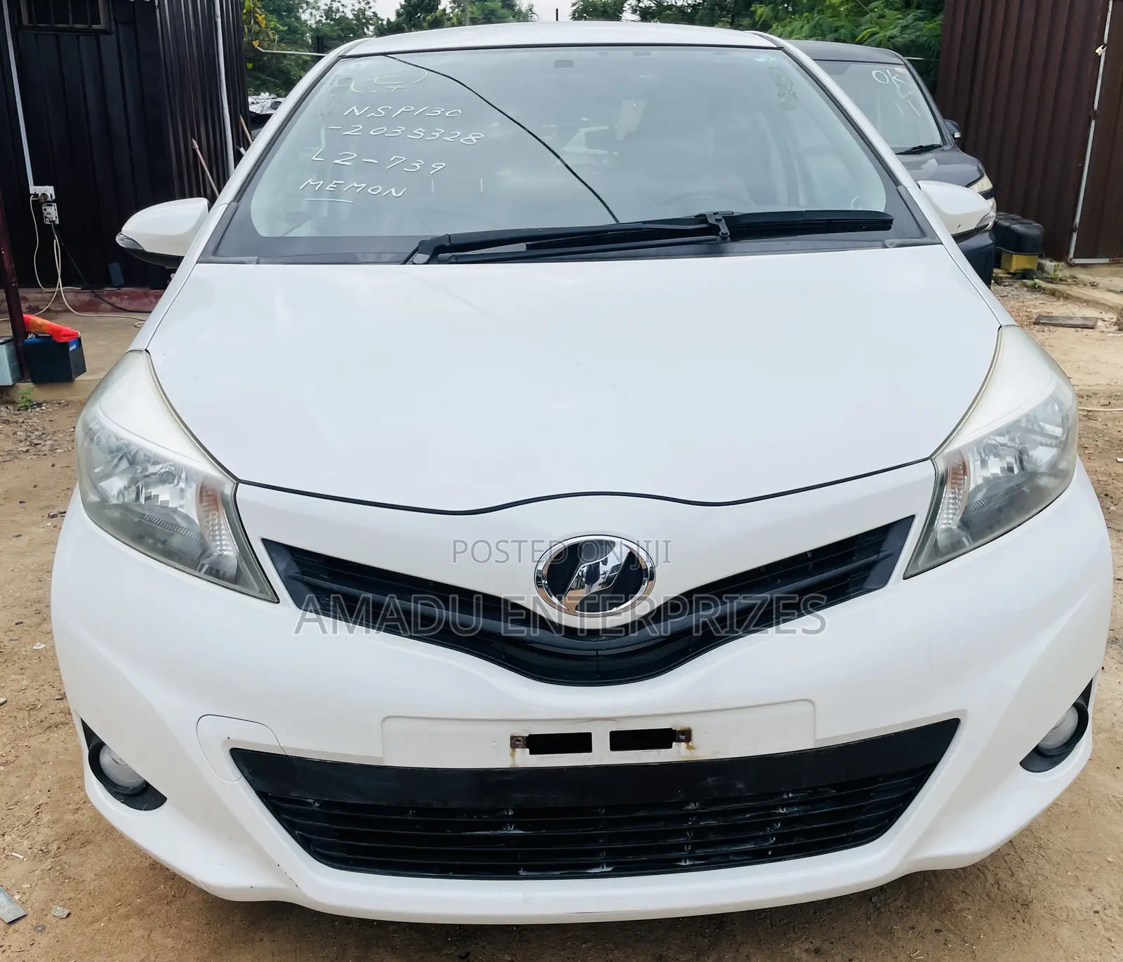 Toyota Vitz 1.3 AWD 5dr 2011 White