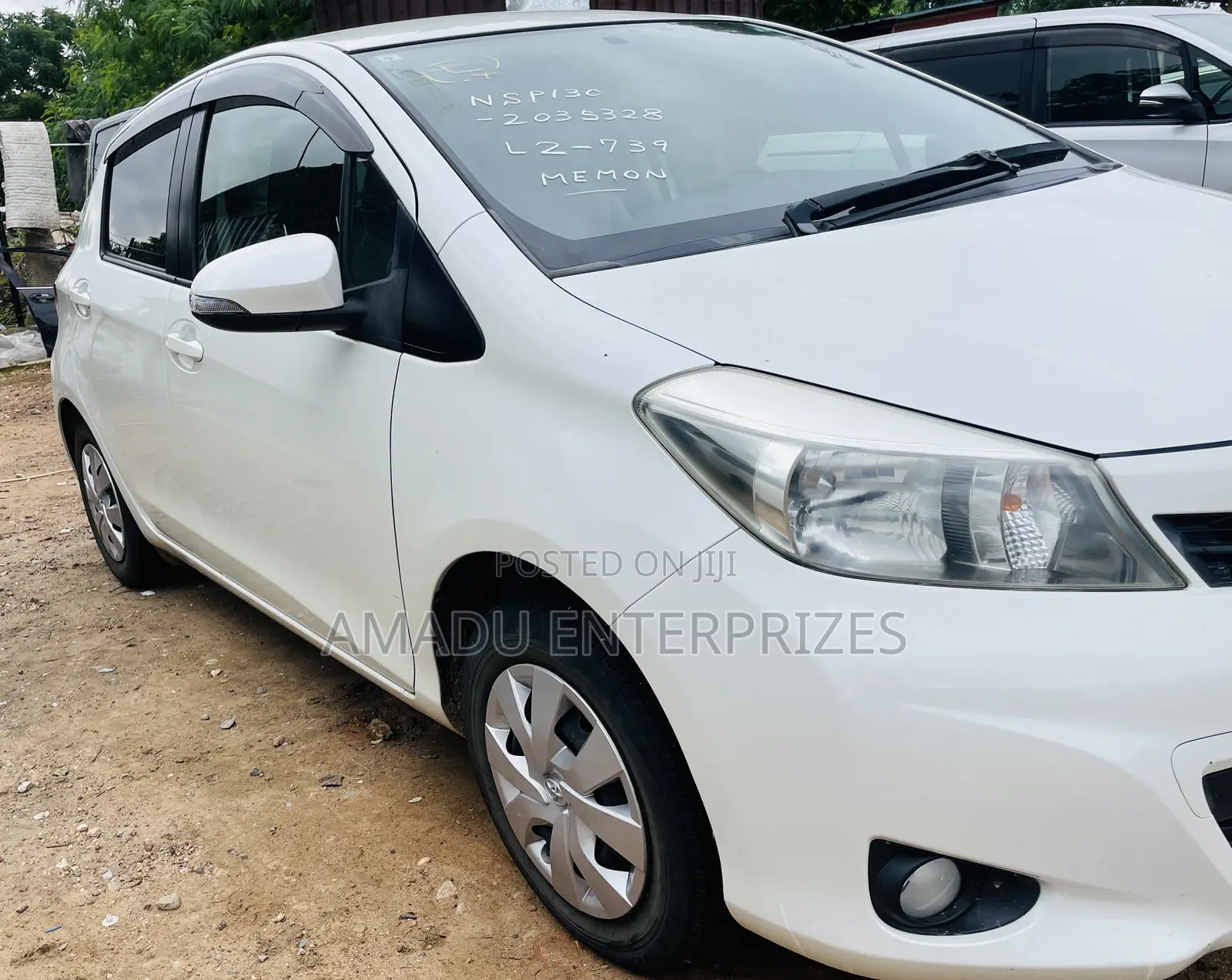 Toyota Vitz 1.3 AWD 5dr 2011 White