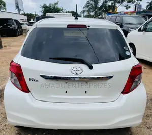Toyota Vitz 1.3 AWD 5dr 2011 White